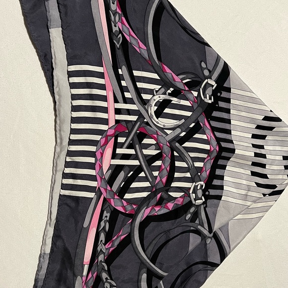 Scraf autentic ,Gucci precisó - Picture 4 of 5